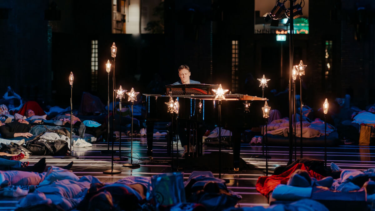 Bernd van den Bos speelt Einaudi